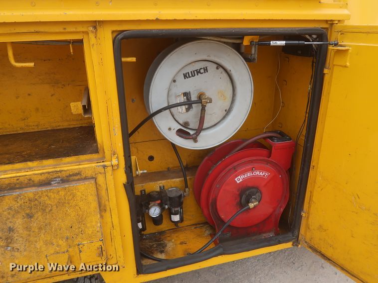 image for item IO9042 2014 Chevrolet Silverado 3500HD  utility bed pickup truck