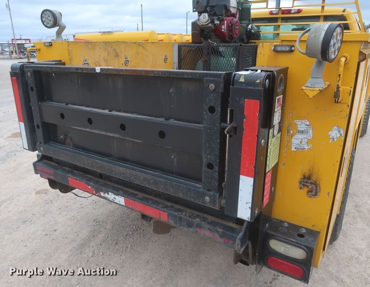 image for item IO9042 2014 Chevrolet Silverado 3500HD  utility bed pickup truck