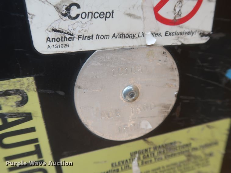 image for item IO9042 2014 Chevrolet Silverado 3500HD  utility bed pickup truck