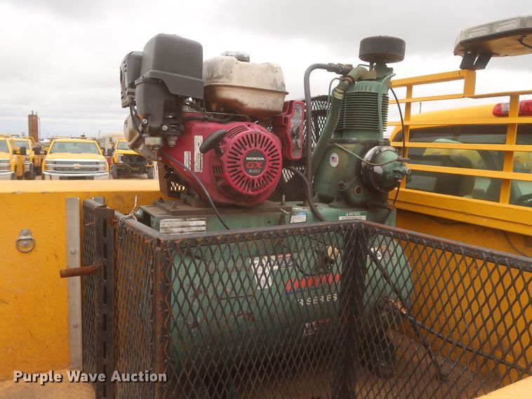 image for item IO9042 2014 Chevrolet Silverado 3500HD  utility bed pickup truck