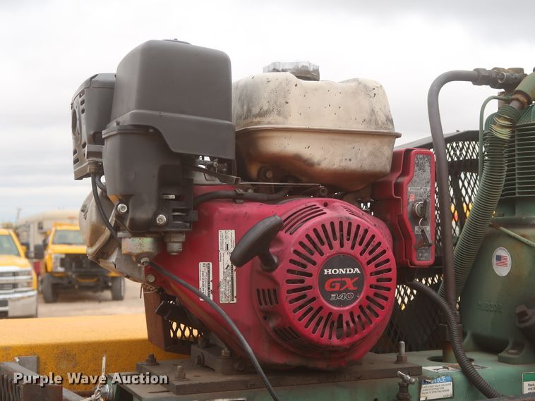 image for item IO9042 2014 Chevrolet Silverado 3500HD  utility bed pickup truck