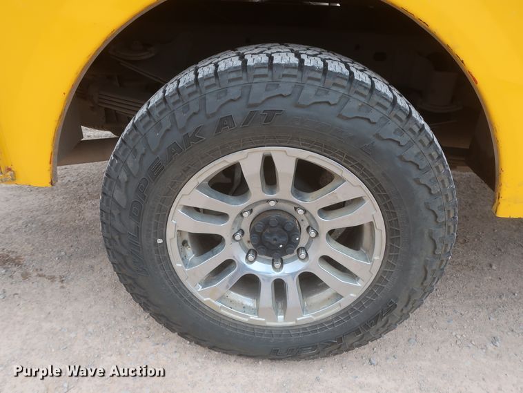 image for item IO9042 2014 Chevrolet Silverado 3500HD  utility bed pickup truck