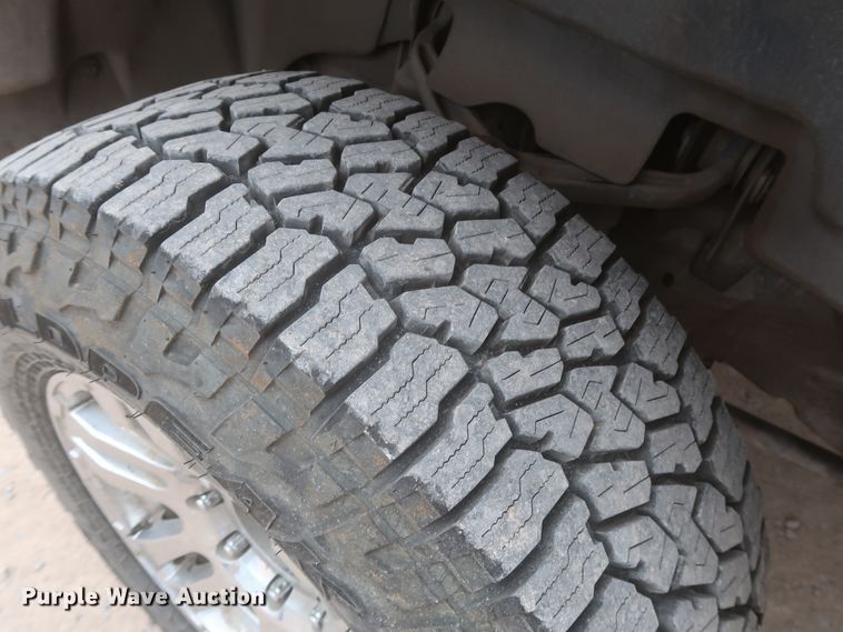 image for item IO9042 2014 Chevrolet Silverado 3500HD  utility bed pickup truck