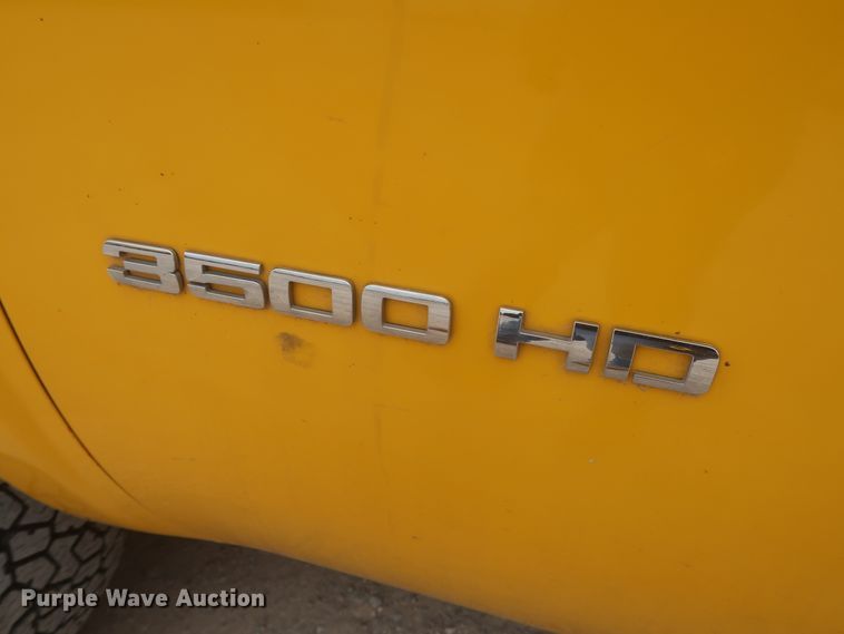 image for item IO9042 2014 Chevrolet Silverado 3500HD  utility bed pickup truck