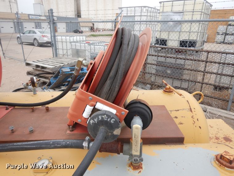 image for item IP9238 Lube trailer