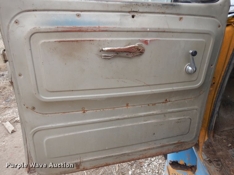 image for item IP9242 1964 Chevrolet 60  flatbed truck