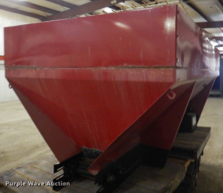 image for item IQ9268 Spreader