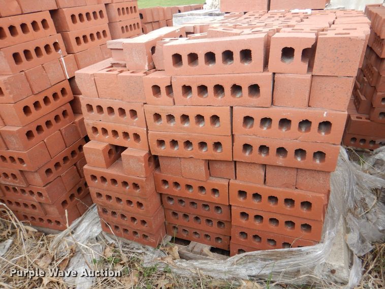 image for item IQ9271 (11) pallets of bricks