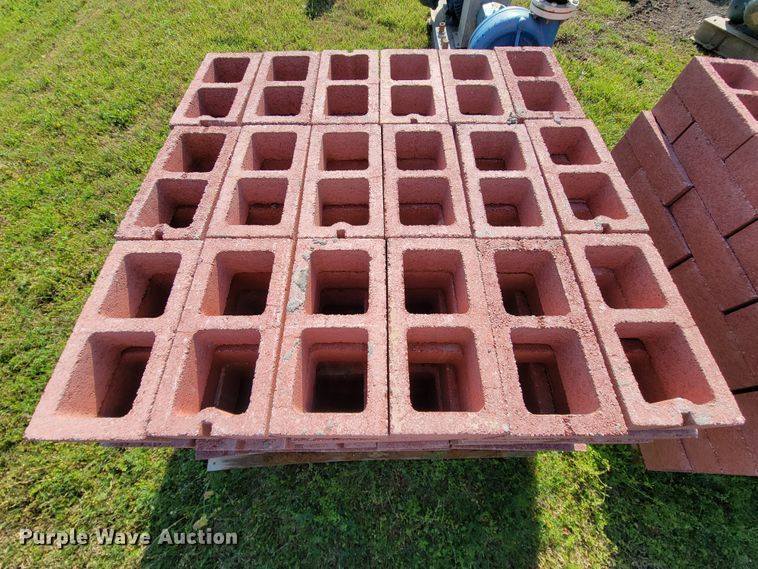 image for item IV9002 Approximately 538 bricks