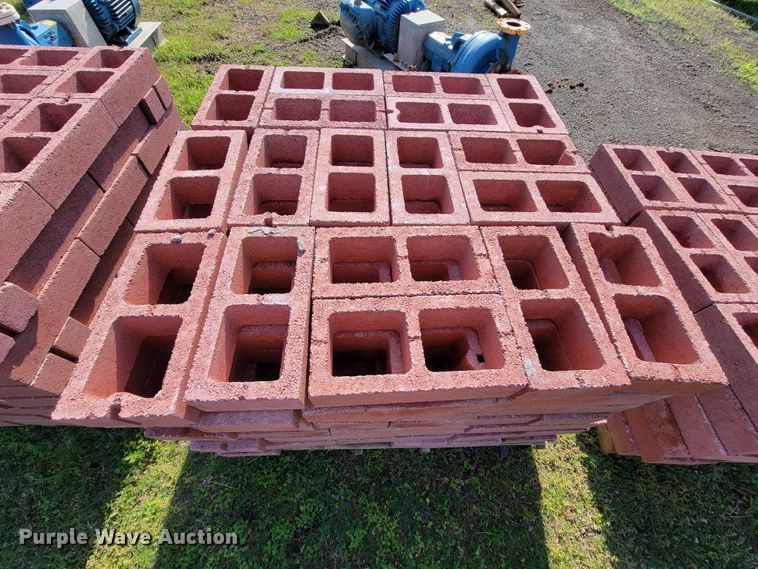 image for item IV9002 Approximately 538 bricks