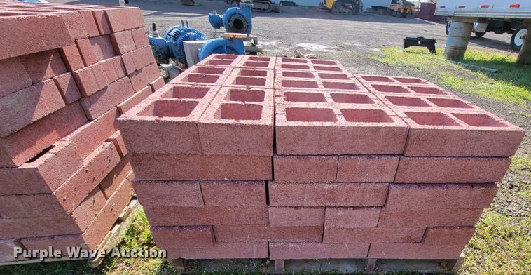 image for item IV9002 Approximately 538 bricks