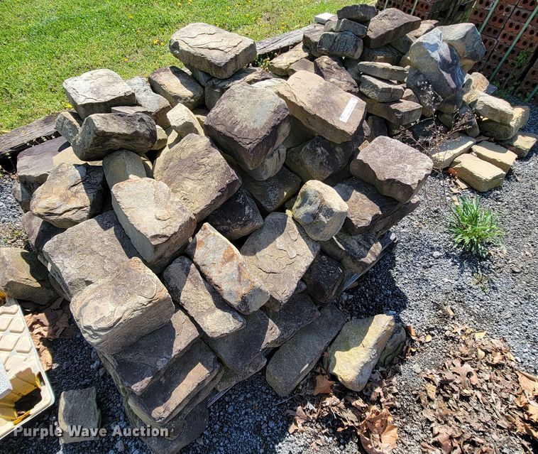 image for item IV9010 Natural rock