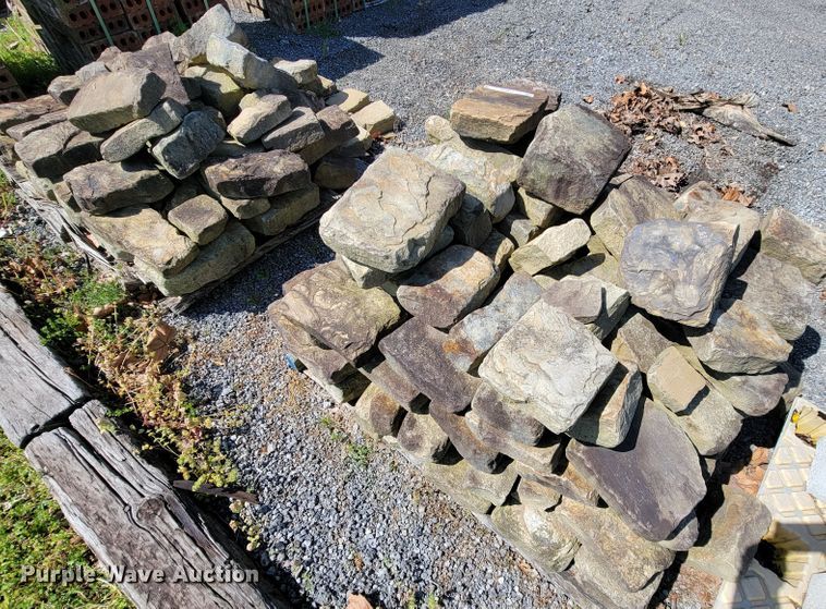 image for item IV9010 Natural rock