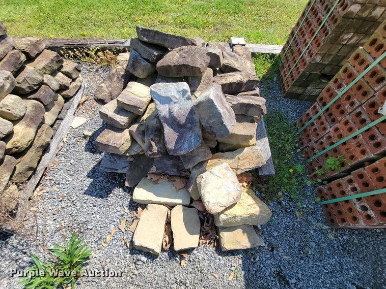 image for item IV9010 Natural rock