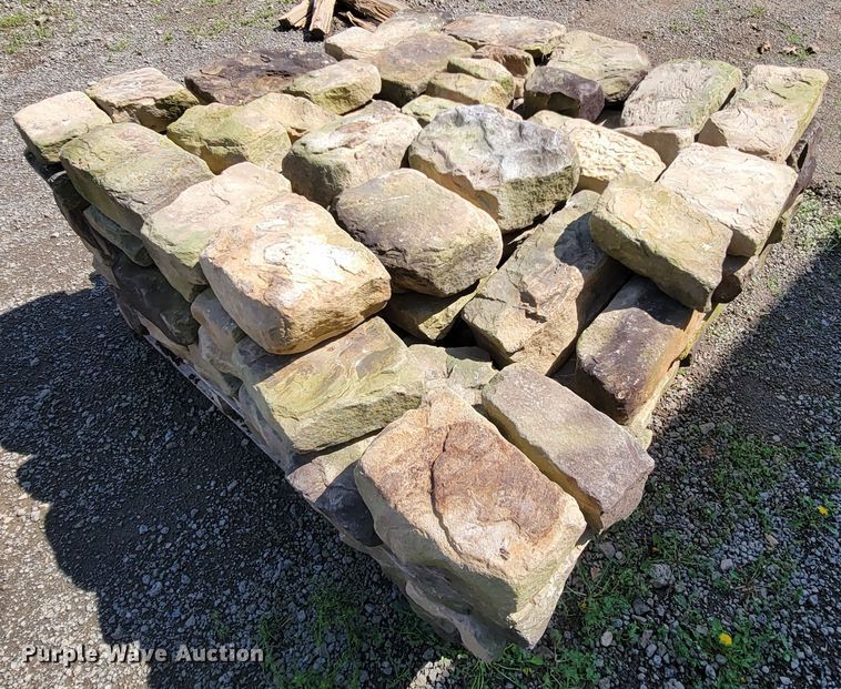 image for item IV9010 Natural rock