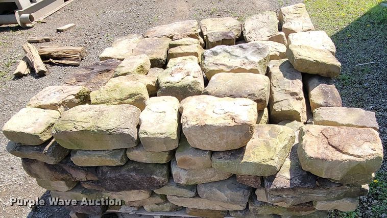 image for item IV9010 Natural rock