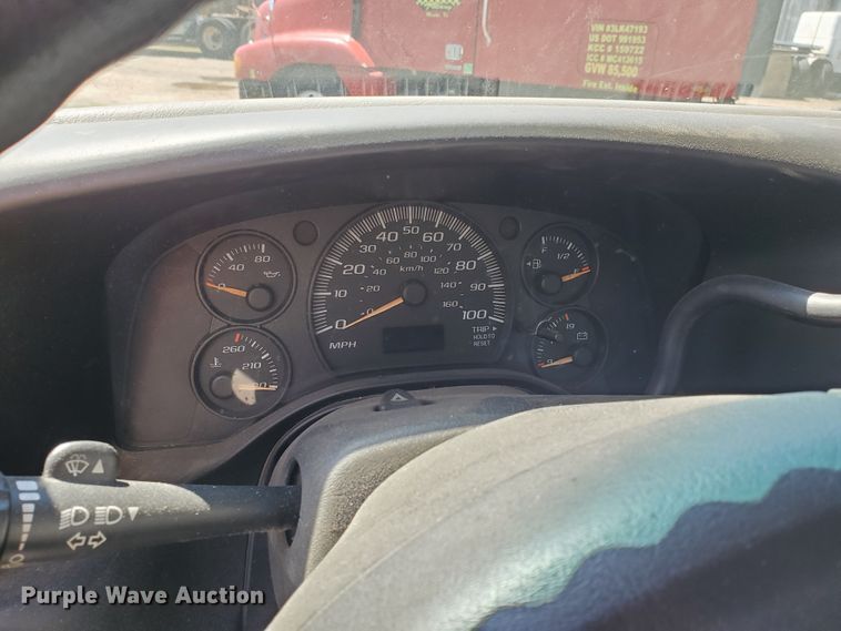 image for item IX9237 2006 GMC Savana G3500  box truck