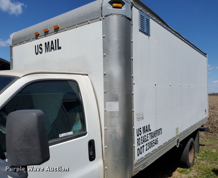 image for item IX9237 2006 GMC Savana G3500  box truck