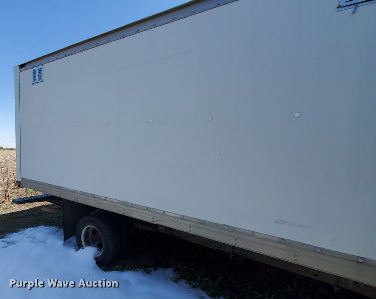 image for item IX9237 2006 GMC Savana G3500  box truck