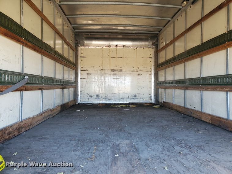 image for item IX9237 2006 GMC Savana G3500  box truck