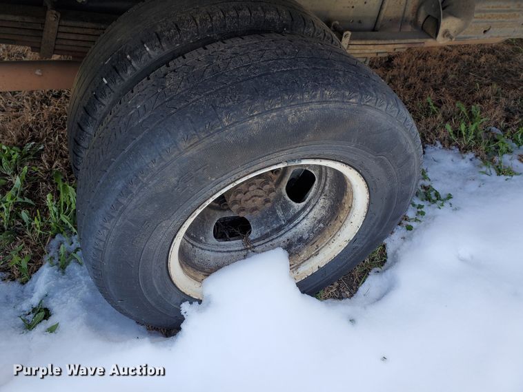 image for item IX9237 2006 GMC Savana G3500  box truck