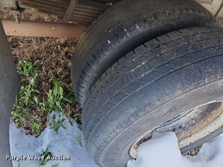 image for item IX9237 2006 GMC Savana G3500  box truck