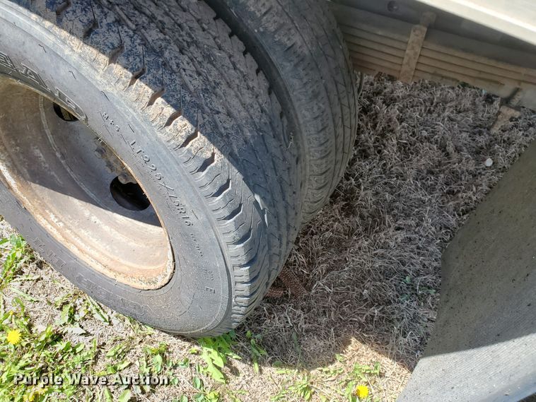 image for item IX9237 2006 GMC Savana G3500  box truck