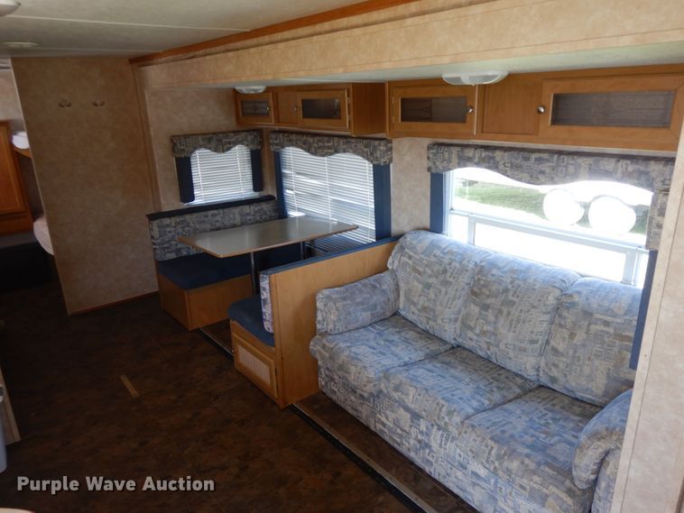 image for item IX9449 2004 Dutchmen 31B Sport  camper