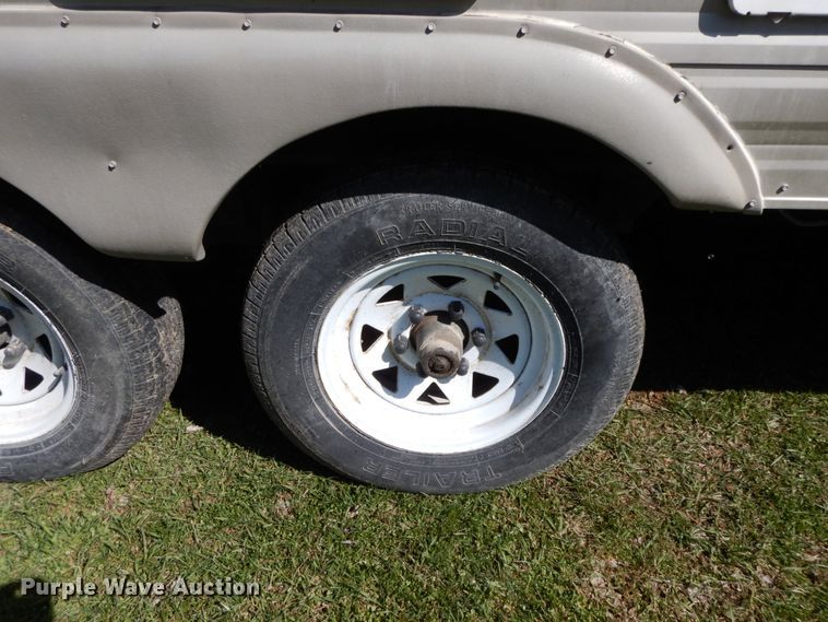 image for item IX9449 2004 Dutchmen 31B Sport  camper