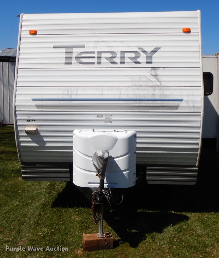 image for item IX9453 2004 Fleetwood Terry 320 DBHS  camper