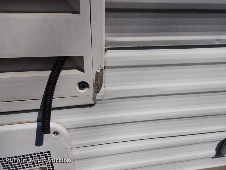 image for item IX9453 2004 Fleetwood Terry 320 DBHS  camper