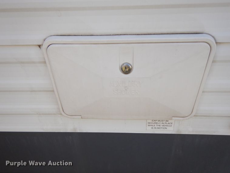 image for item IX9453 2004 Fleetwood Terry 320 DBHS  camper