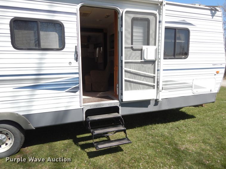 image for item IX9453 2004 Fleetwood Terry 320 DBHS  camper