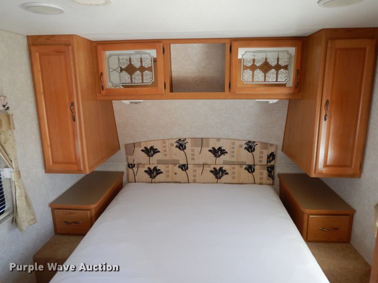 image for item IX9453 2004 Fleetwood Terry 320 DBHS  camper