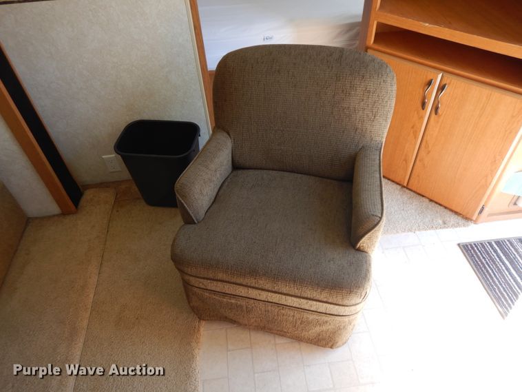 image for item IX9453 2004 Fleetwood Terry 320 DBHS  camper