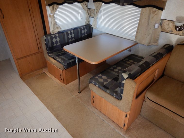 image for item IX9453 2004 Fleetwood Terry 320 DBHS  camper