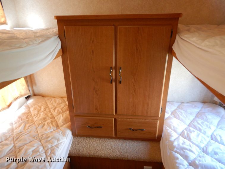 image for item IX9453 2004 Fleetwood Terry 320 DBHS  camper