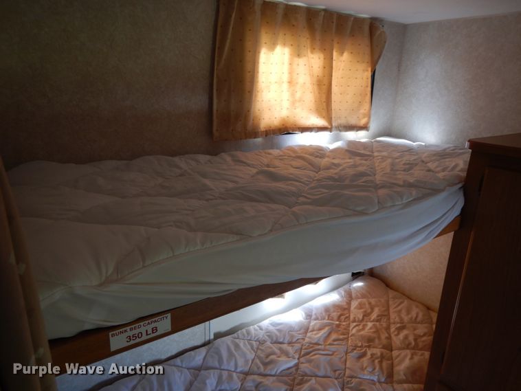 image for item IX9453 2004 Fleetwood Terry 320 DBHS  camper