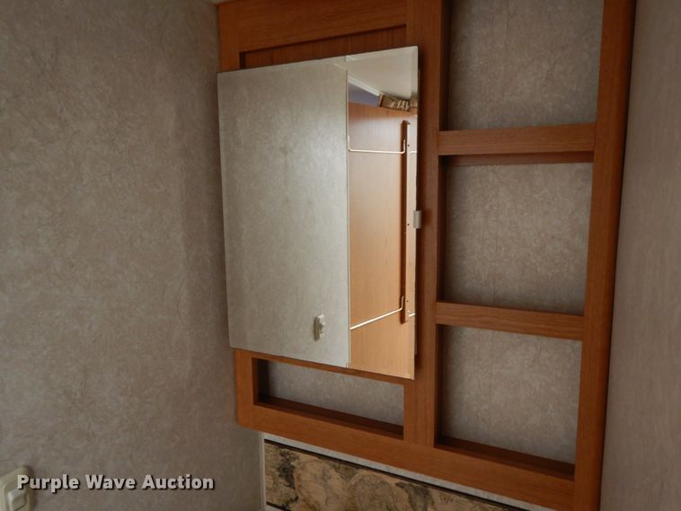 image for item IX9453 2004 Fleetwood Terry 320 DBHS  camper