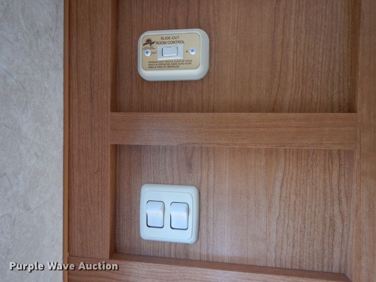 image for item IX9453 2004 Fleetwood Terry 320 DBHS  camper