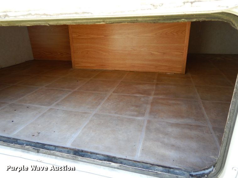 image for item IX9455 2003 Dutchmen 31B Sport  camper