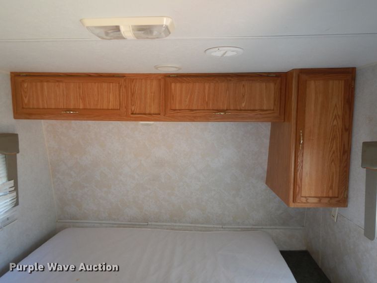 image for item IX9455 2003 Dutchmen 31B Sport  camper