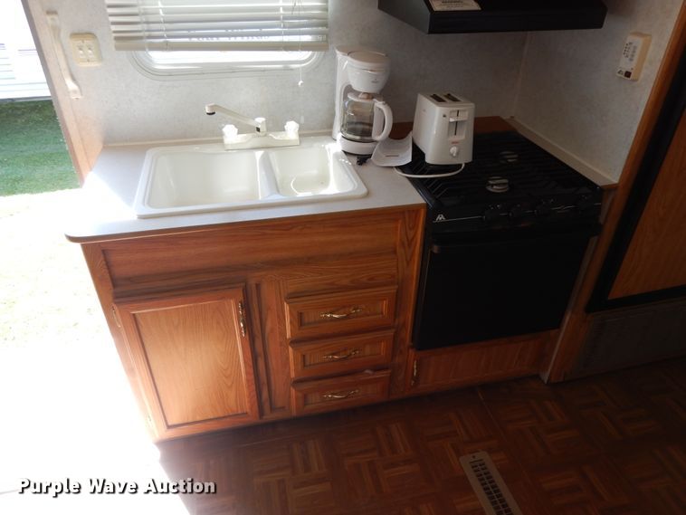 image for item IX9455 2003 Dutchmen 31B Sport  camper