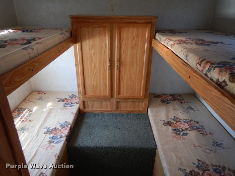 image for item IX9455 2003 Dutchmen 31B Sport  camper