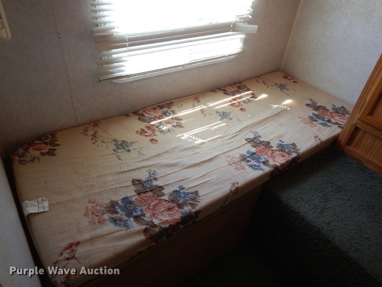 image for item IX9455 2003 Dutchmen 31B Sport  camper