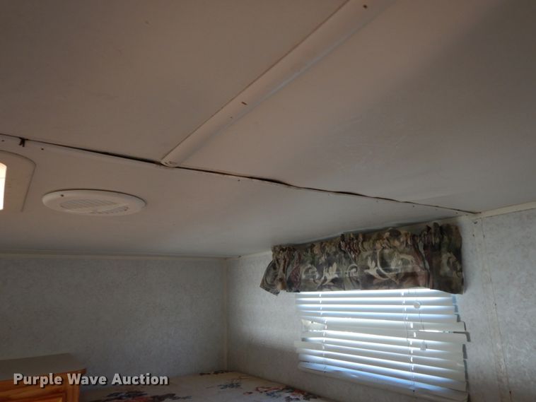 image for item IX9455 2003 Dutchmen 31B Sport  camper