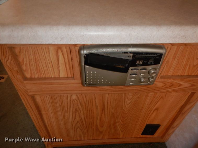 image for item IX9455 2003 Dutchmen 31B Sport  camper