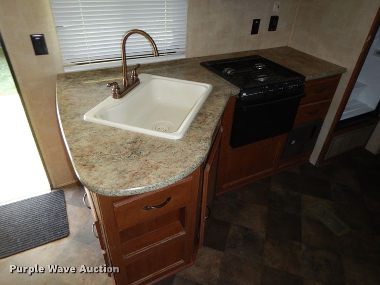 image for item IX9457 2014 Keystone Summerland 2670  camper