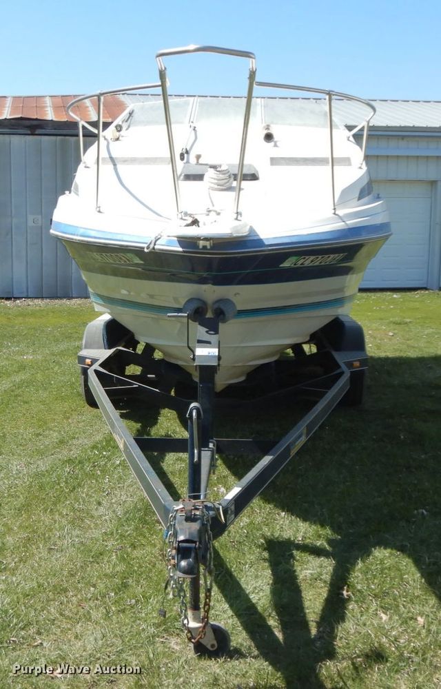 image for item IX9460 1988 Bayliner 2155 Sunbridge  boat