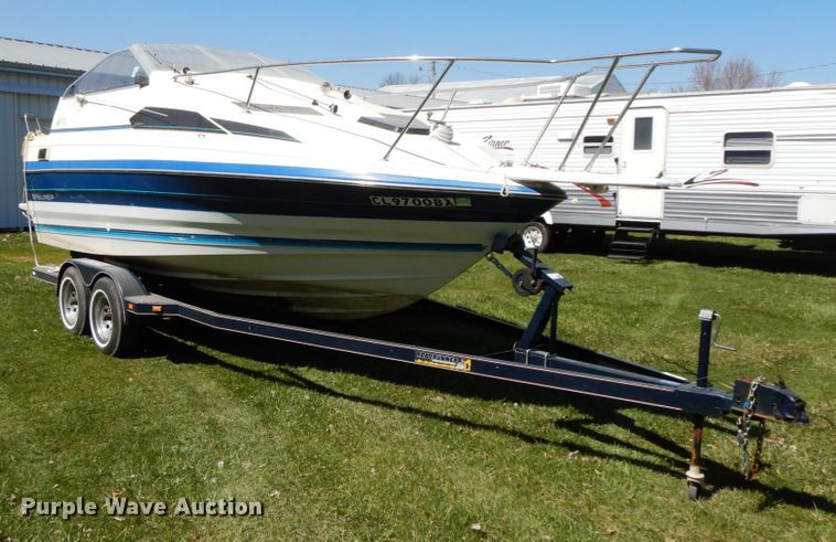 image for item IX9460 1988 Bayliner 2155 Sunbridge  boat